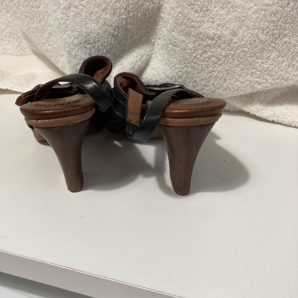 Leather heel sandals - Picture 3 of 5